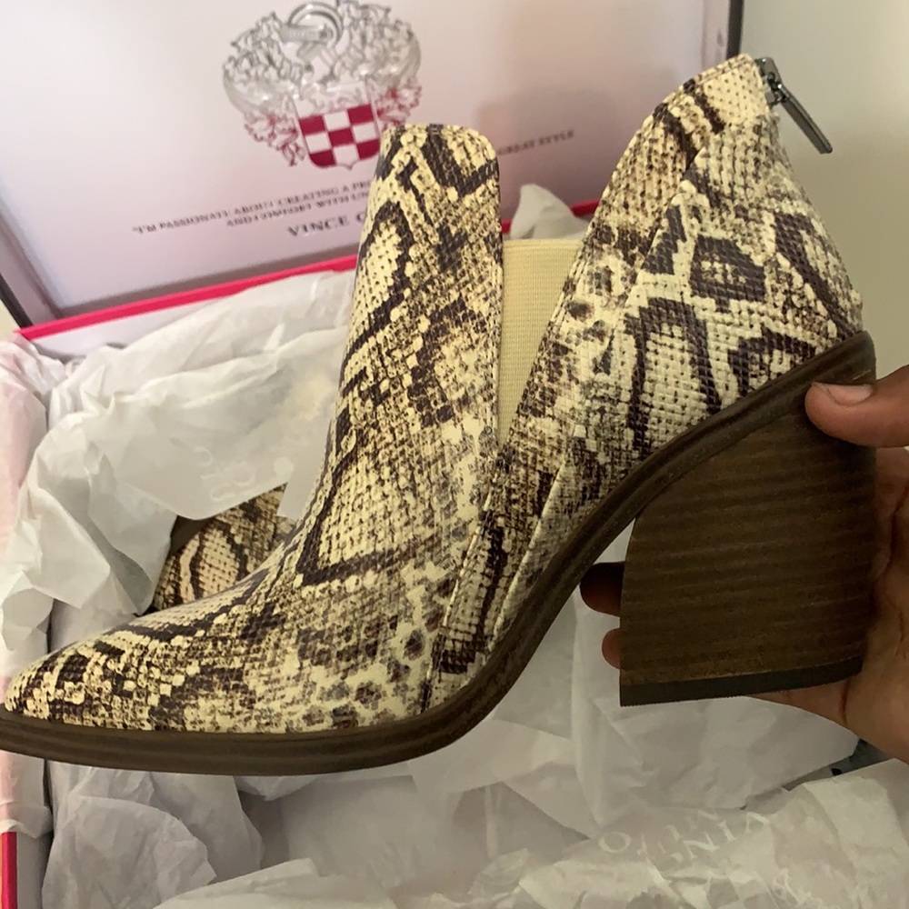 Vince Camuto Gradina Block Heel Bootie Brown Snake Print Size 7.5 - Picture 4 of 5